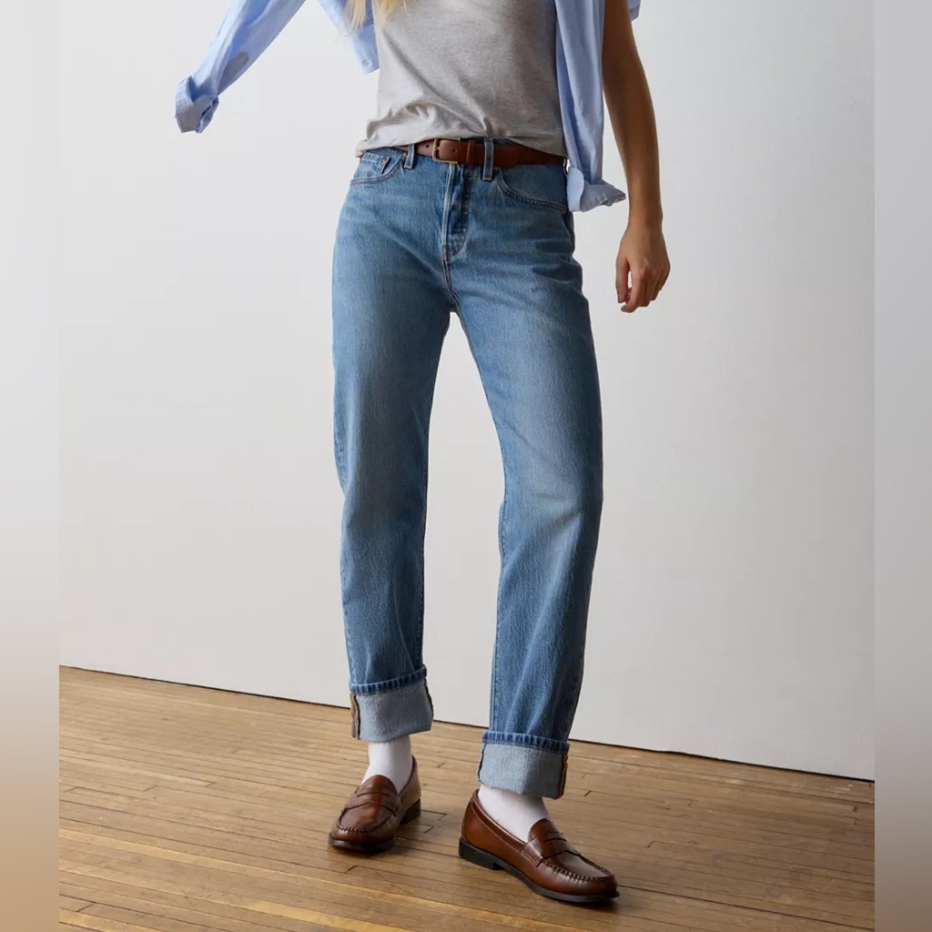 Levi’s 501 Curve High-Rise Straight Leg Jean